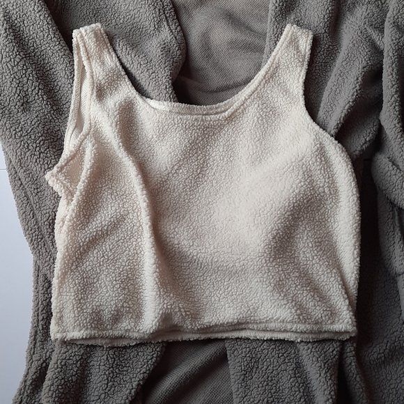 SHEIN NWOT grey fleece crop lounge set cardigan - Picture 3 of 4